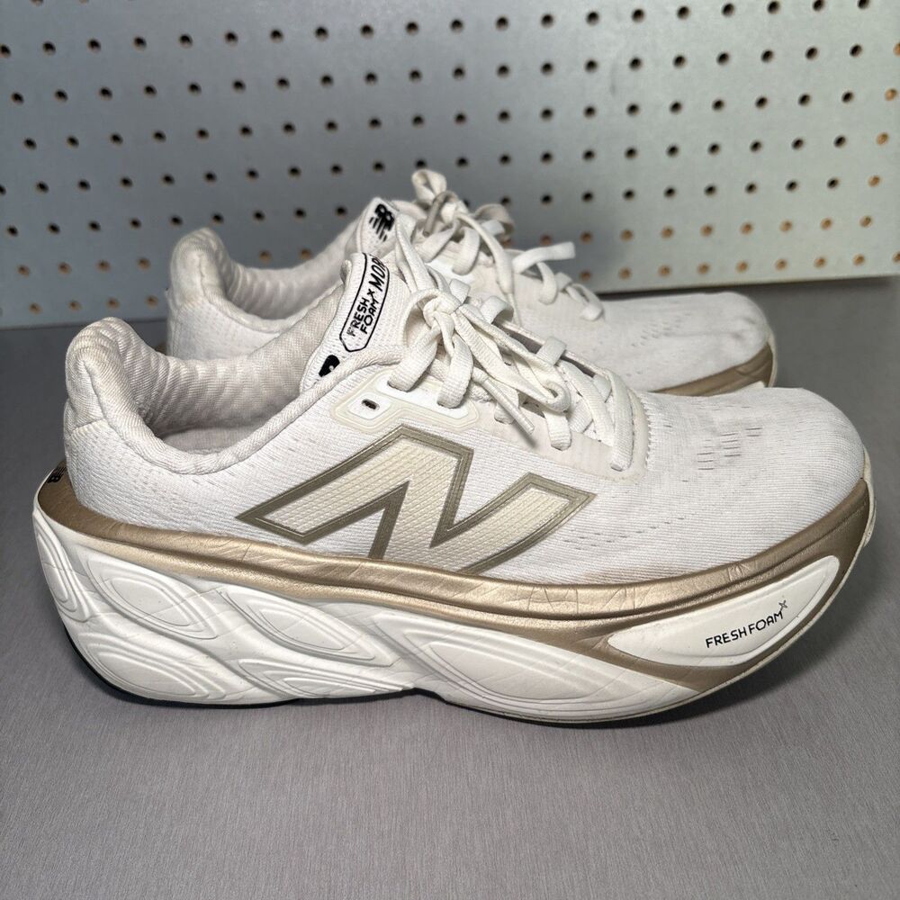 New Balance Fresh Foam X More v5 Womens Sz 8 White Sea Salt Gold Shoes Sneakers - Picture 2 of 16